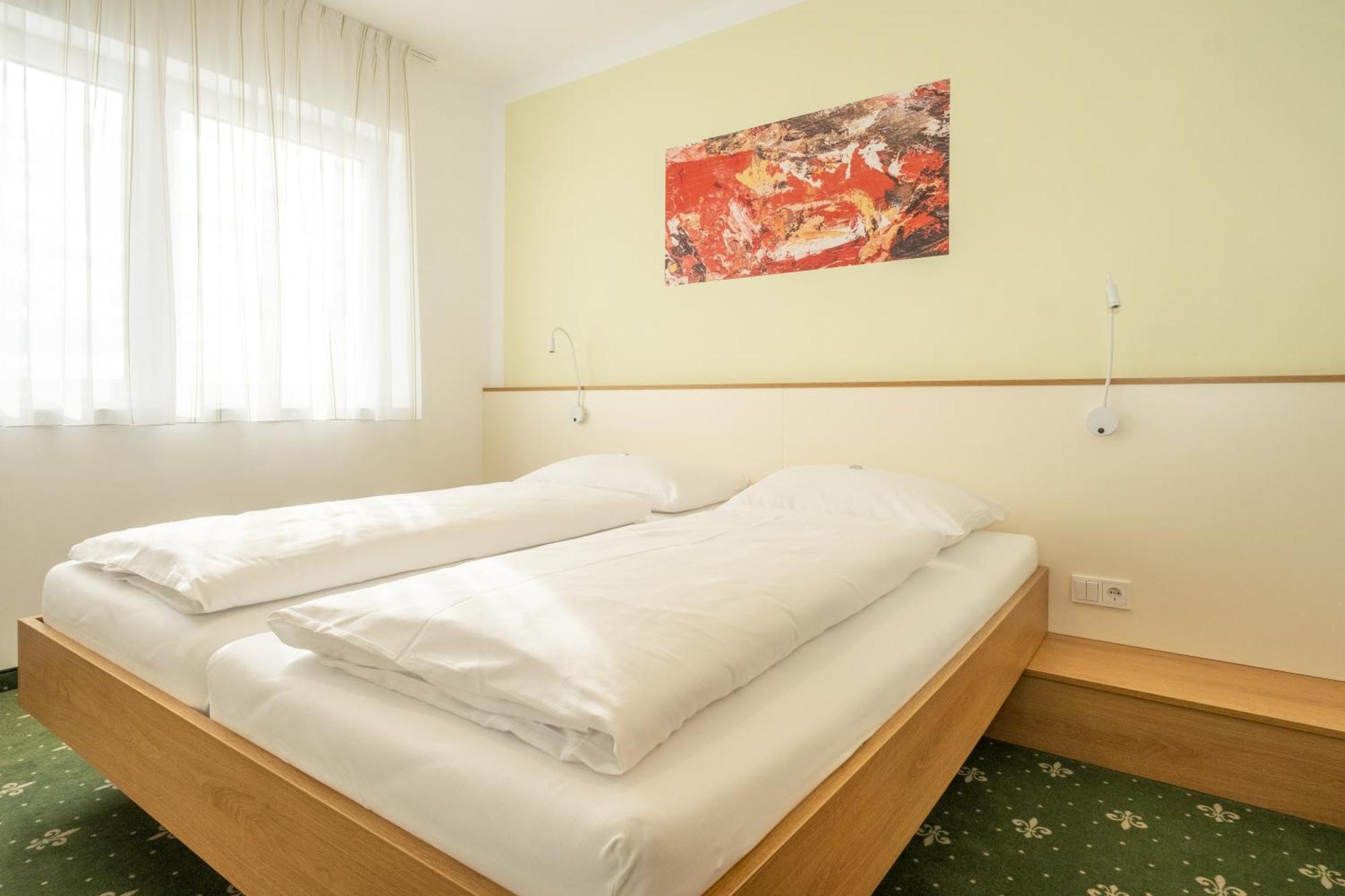 Hotel B3 Mauthausen Bagian luar foto